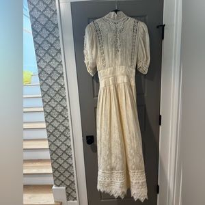 Gorgeous vintage wedding gown